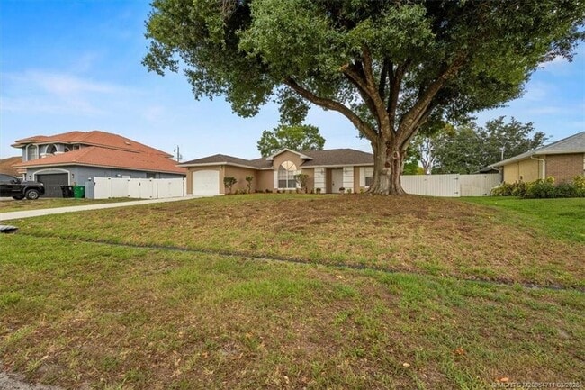 Foto del edificio - 517 SW College Park Rd