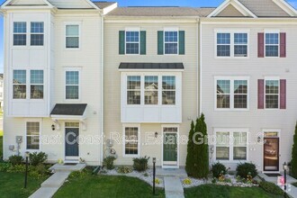 Building Photo - 15 Britania Ct