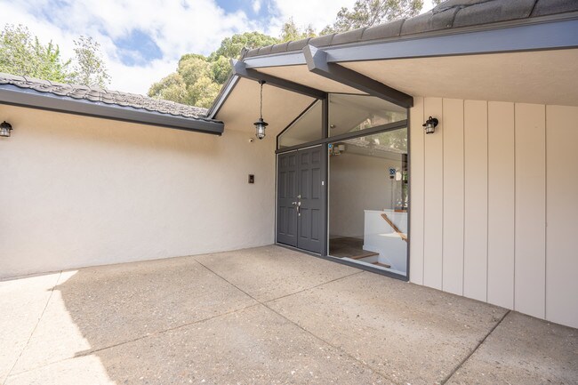 Foto del edificio - 4600 Mattis Ct