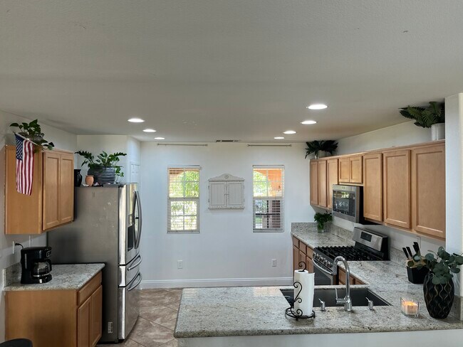Building Photo - 3117 E Lingard St