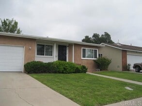 Building Photo - 1127 Hilltop Dr