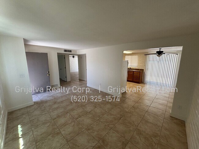 Foto del edificio - 3648 E Blacklidge Dr