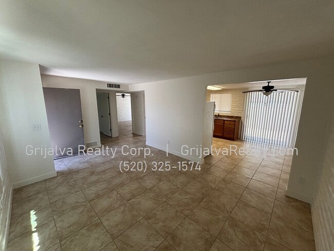 Building Photo - 3648 E Blacklidge Dr