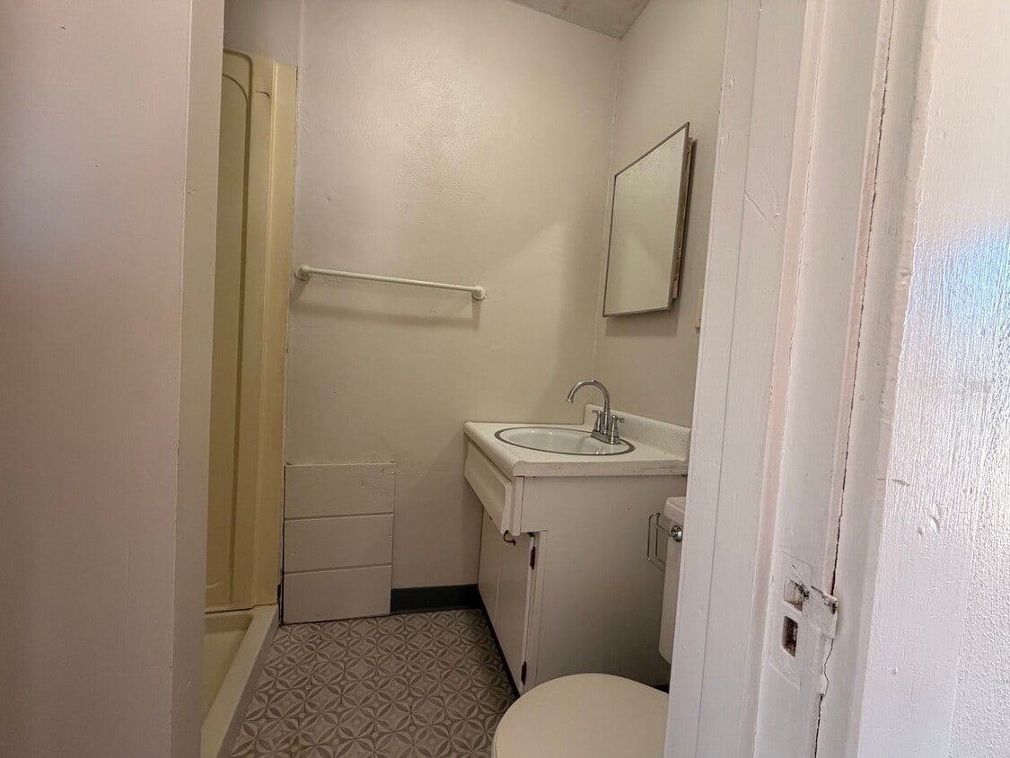 Building Photo - 207 K St