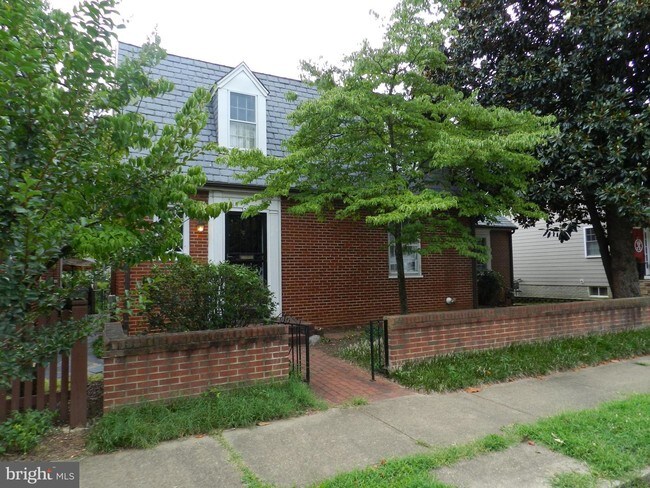 Building Photo - 1311 Franklin St