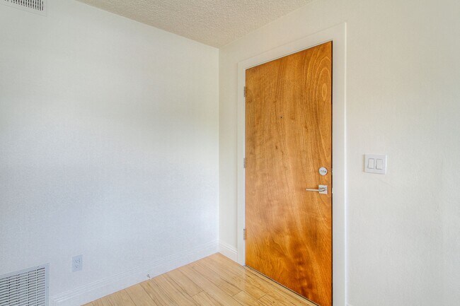 Building Photo - 1530 Atlanta Ct