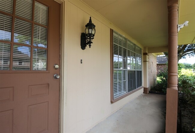 Building Photo - 13339 Somersworth Dr