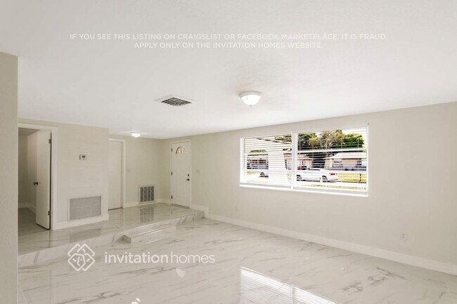 Foto del edificio - 4921 Daphne St