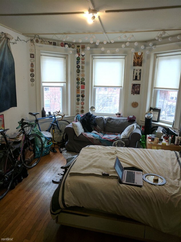 Building Photo - 3 br, 1 bath  - 1 Palace Rd # 202