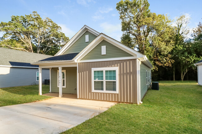 Foto del edificio - 6126 Hunter Ave, Charlotte, NC