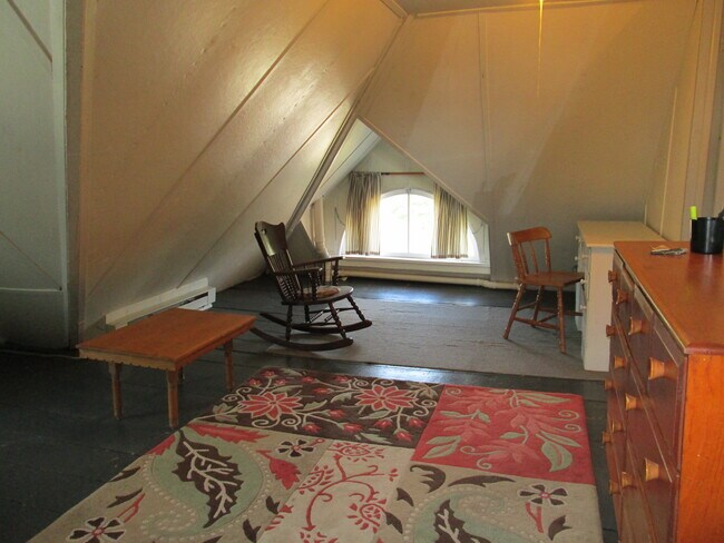 Study alcove - 109 S Johnson St