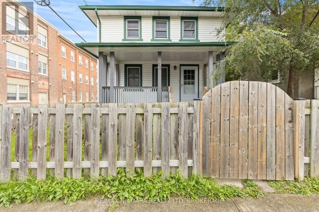 Photo du bâtiment - 32 Page St