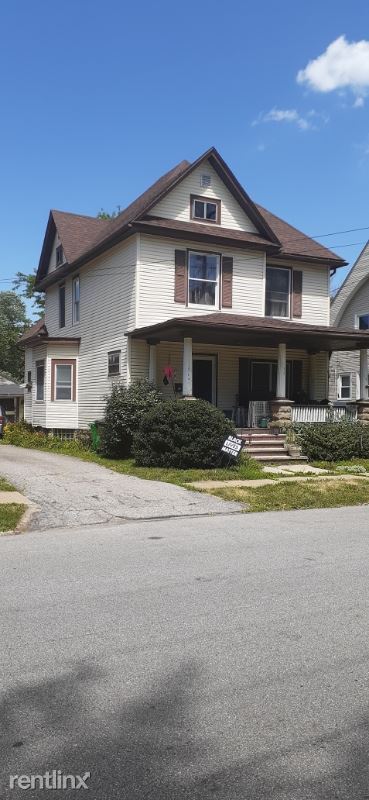 Building Photo - 3 br, 2 bath House - 317 W Oak St