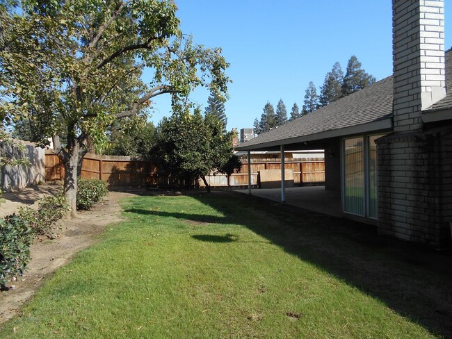 Building Photo - 1314 W Paul Ave