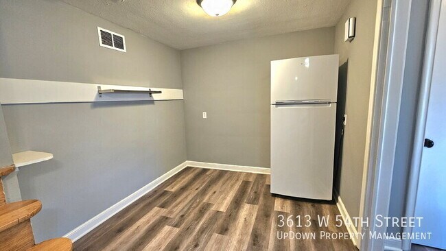 Building Photo - 3613 W 54th St