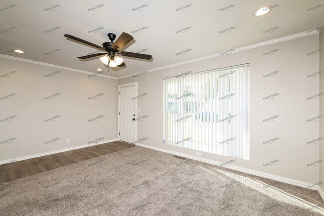 Foto del edificio - 5937 NW 60th St