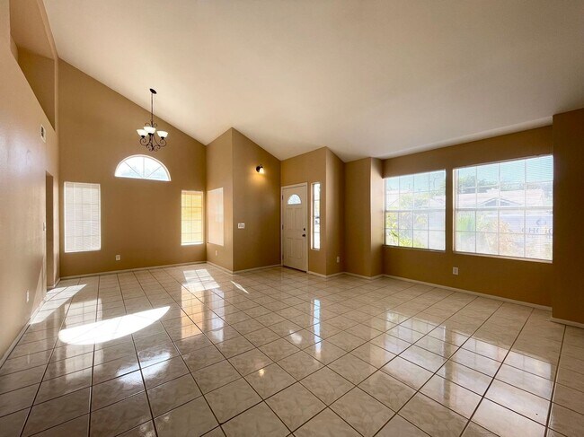 Building Photo - 2042 Angel Falls Dr