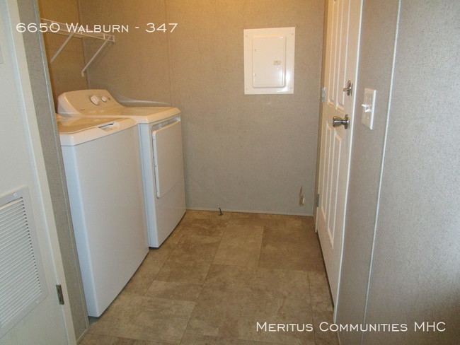 Building Photo - Life is better in Kalamazoo!
