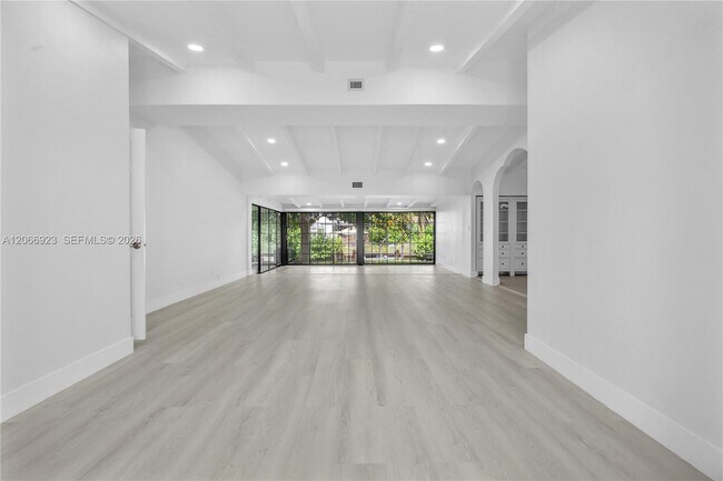 Foto del edificio - 2555 Nassau Ln
