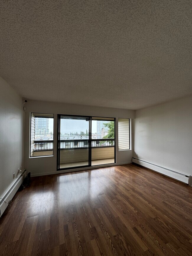 Building Photo - 1048 King Albert Av