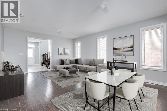 Photo du bâtiment - 2105 Falling Green Dr