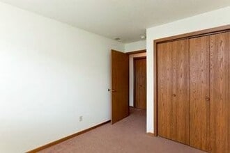 Building Photo - 3404 Queen Dr SW