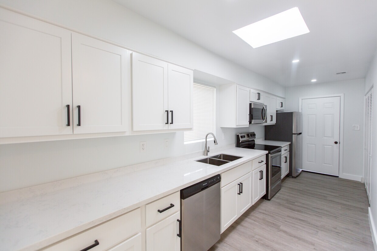 Foto principal - 1002 E Turney Ave