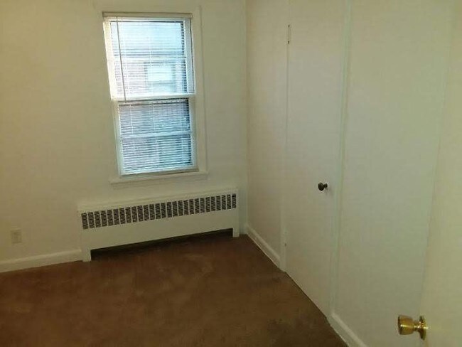 Foto del edificio - 332 N 75th St