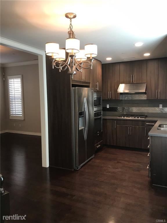 Building Photo - 3 br, 3.5 bath Condo - 921 Fairview Ave Apt C