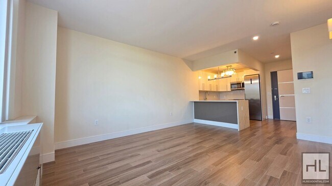 Foto del edificio - Sunlit 5th-Floor 1-Bed with a Showpiece Open Kitchen