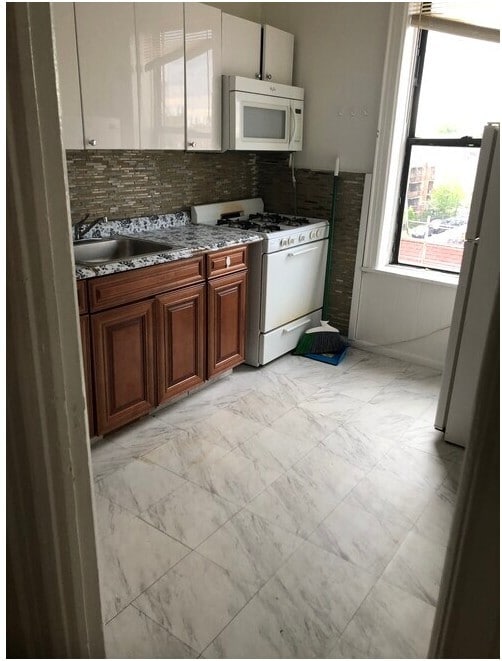 Foto del edificio - 43-39 158th St