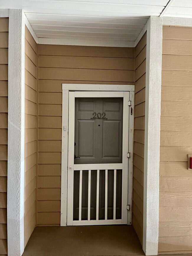 40 Hyannis Dr Unit 202, Asheville, NC 28804 Condo for Rent in