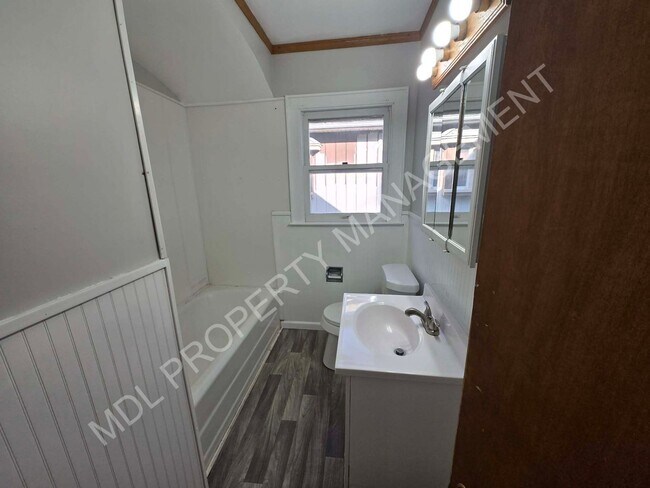 Foto del edificio - 4 Bed / 2 Bath House in Saginaw