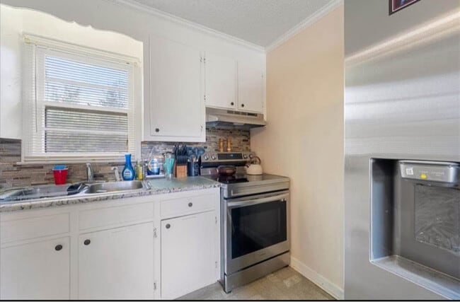 Foto del edificio - 705 Woodmont Cir