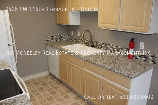Building Photo - Available Now! Second-level condo In Murra...