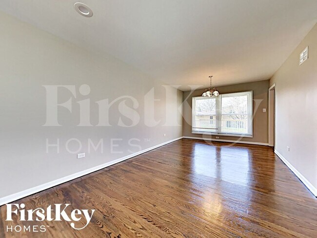 Foto del edificio - 16322 Kenwood Ct