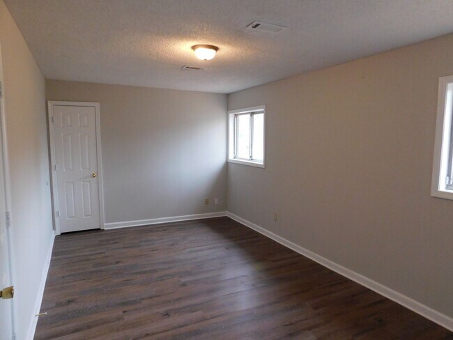 Building Photo - 2715 Camelot Cove Horn Lake, MS 38637