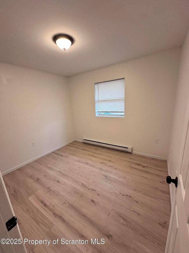 Building Photo - 1215 Lori Dr