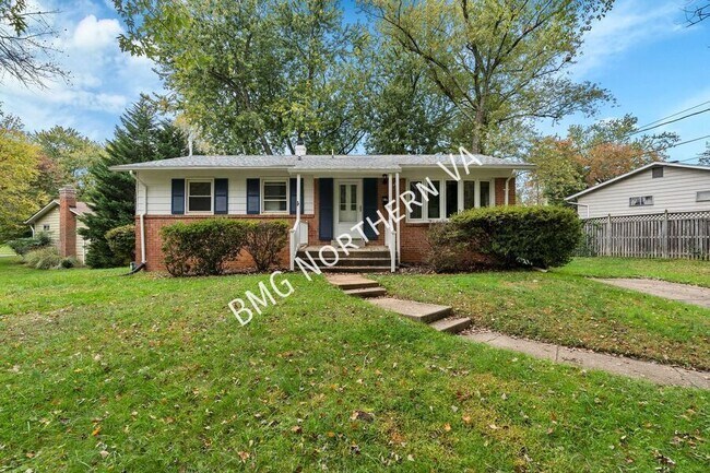 Foto del edificio - 8316 Carnegie Dr