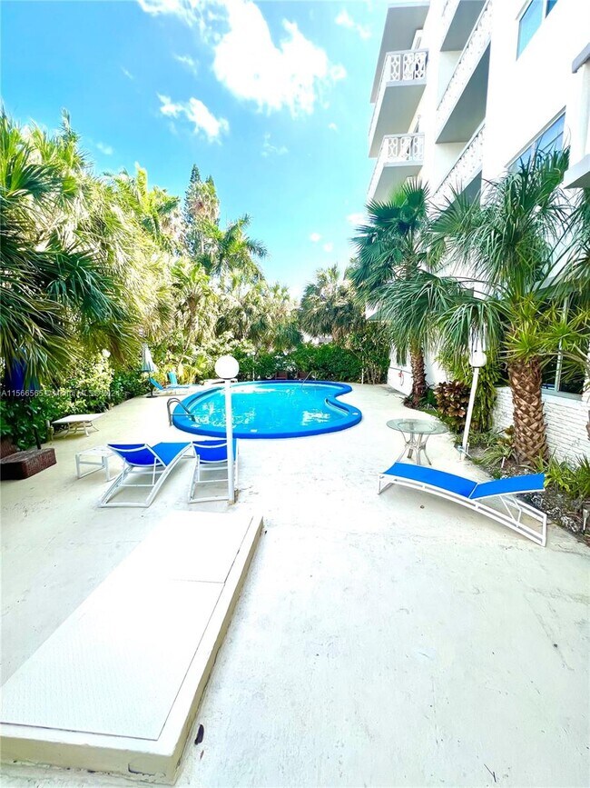 Foto del edificio - 9700 E Bay Harbor Dr