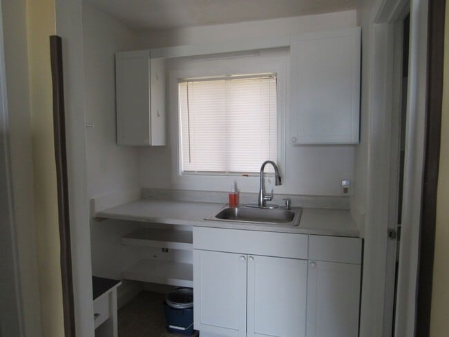 Building Photo - Baileys Resort Hampton NH Studio Apartment for Rent!