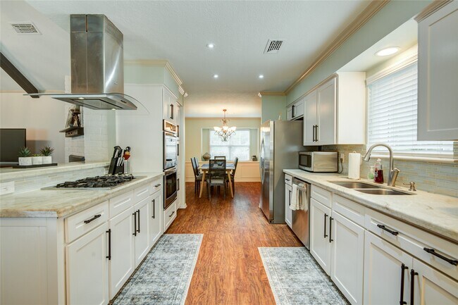 Foto del edificio - 1207 Calderwood Dr