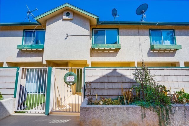 Foto del edificio - 1235 E Carson St