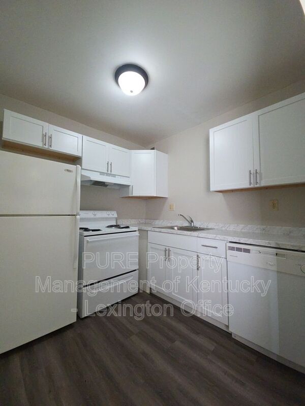 Foto del edificio - 3772 Camelot Dr