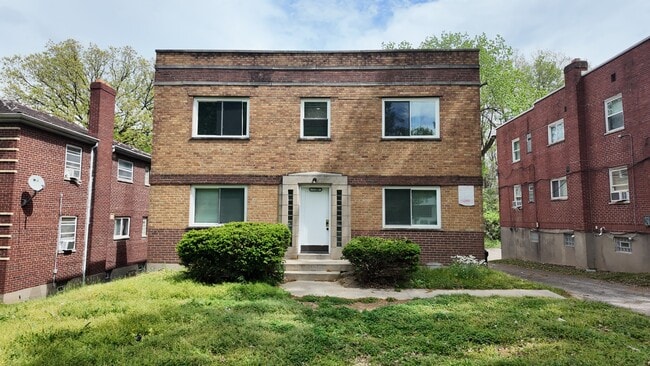 Photo - 7100 Eastlawn Dr Apartment