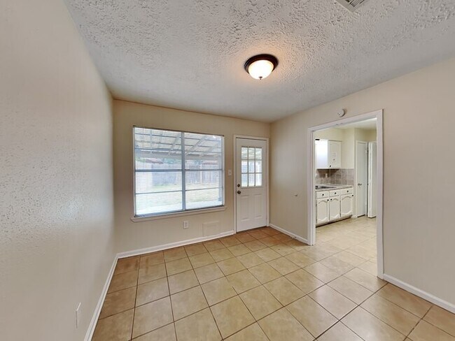 Foto del edificio - 14114 Fleur De Lis Blvd