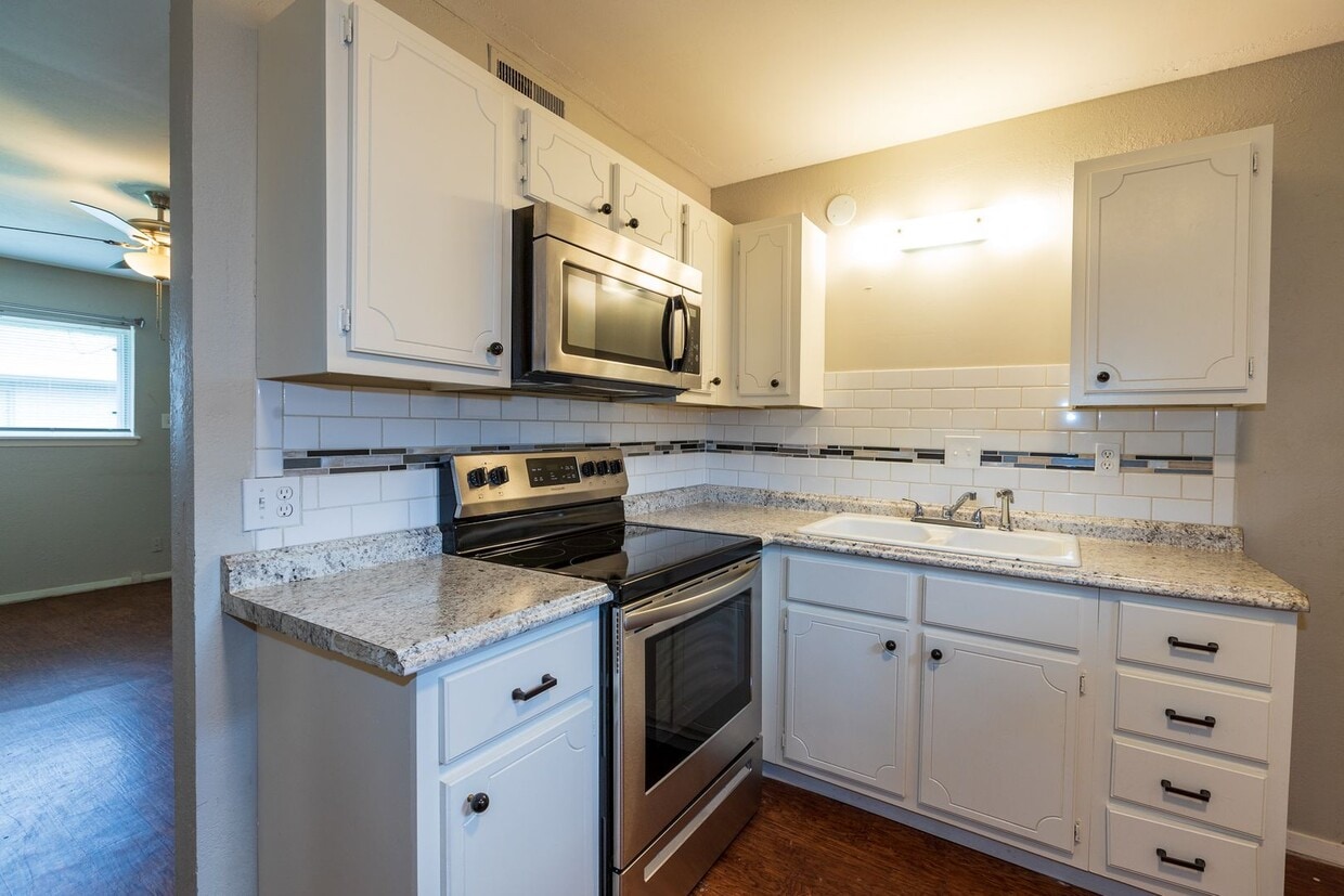 Foto principal - 1304 N Irvington Ave