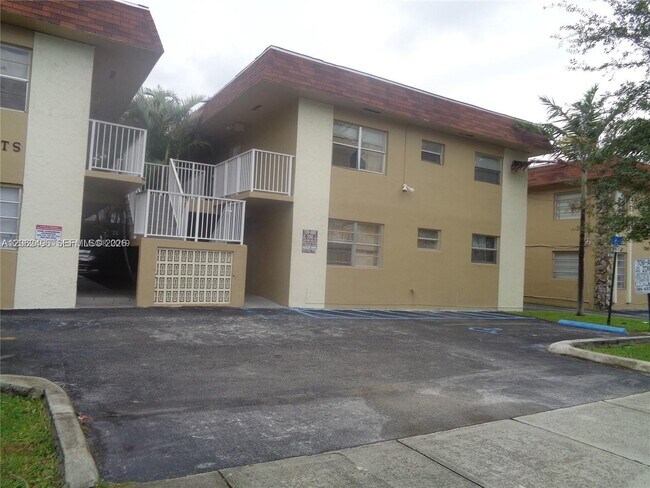 Foto del edificio - 16118 NE 21st Ave