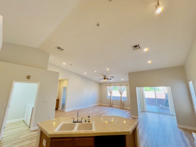 Foto del edificio - 6150 Powdermill St