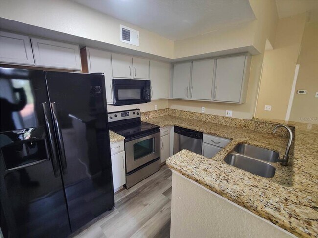 Foto del edificio - 7240 Westpointe Blvd